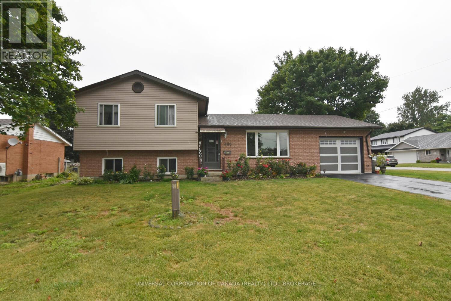 406 Elm Avenue N, North Perth, Ontario  N4W 3G2 - Photo 1 - X12358161