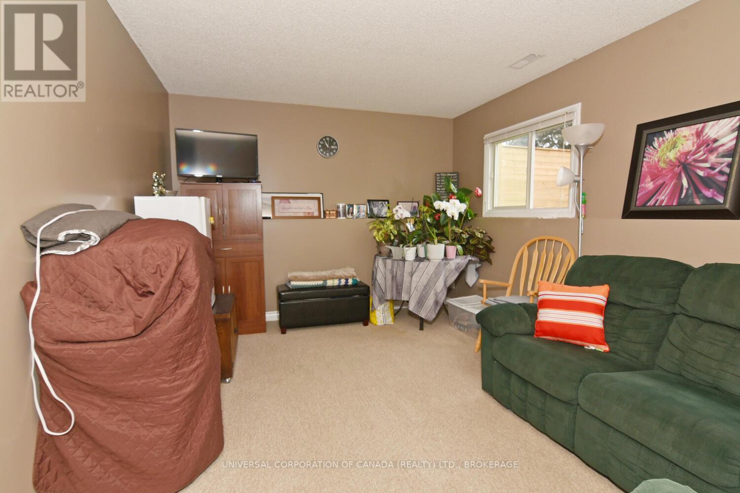 406 Elm Avenue N, North Perth, Ontario  N4W 3G2 - Photo 16 - X12358161
