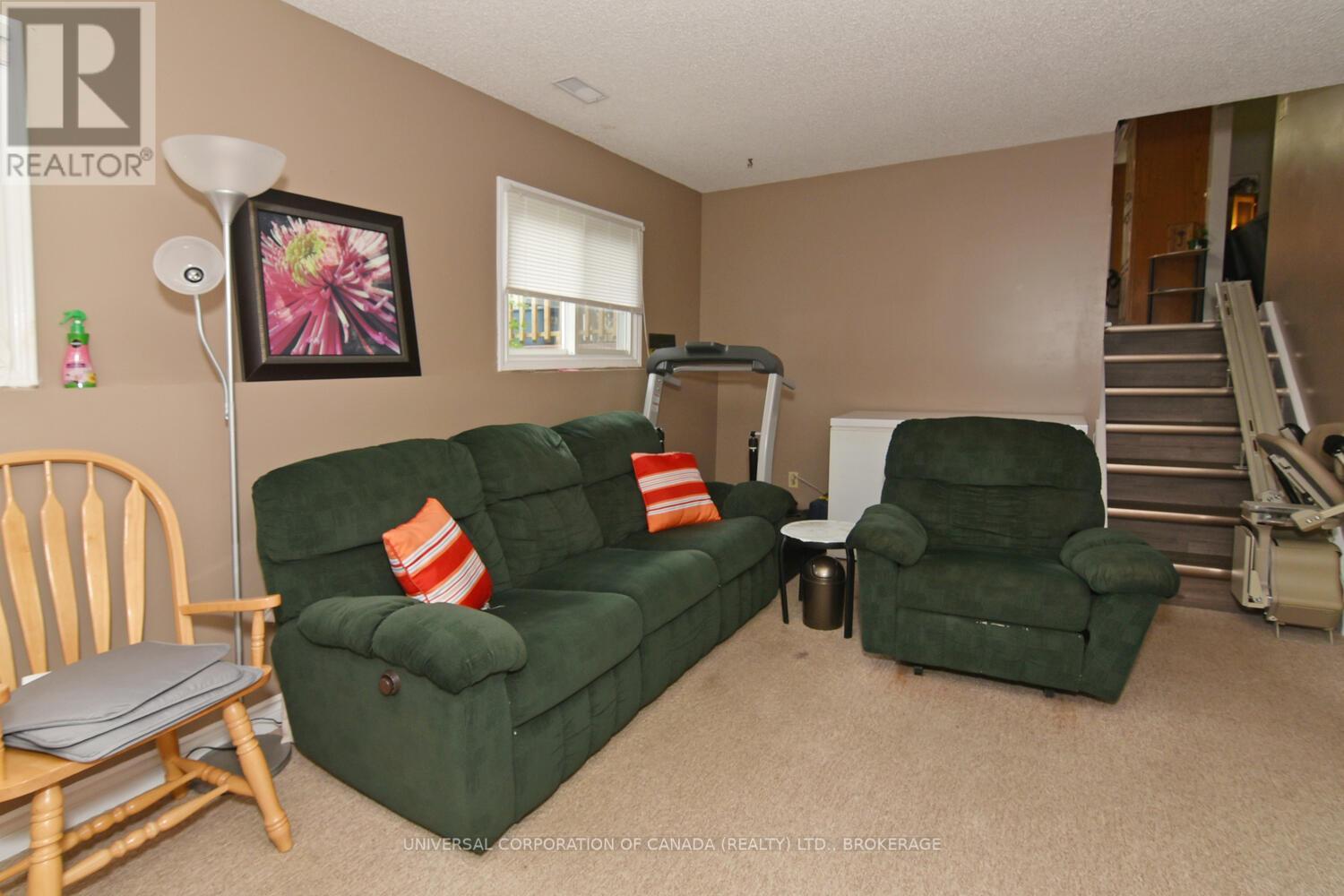 406 Elm Avenue N, North Perth, Ontario  N4W 3G2 - Photo 17 - X12358161