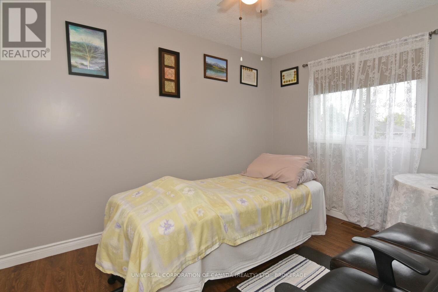406 Elm Avenue N, North Perth, Ontario  N4W 3G2 - Photo 28 - X12358161
