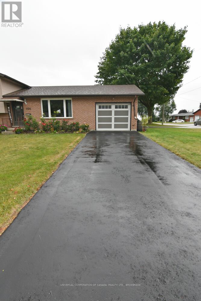 406 Elm Avenue N, North Perth, Ontario  N4W 3G2 - Photo 3 - X12358161
