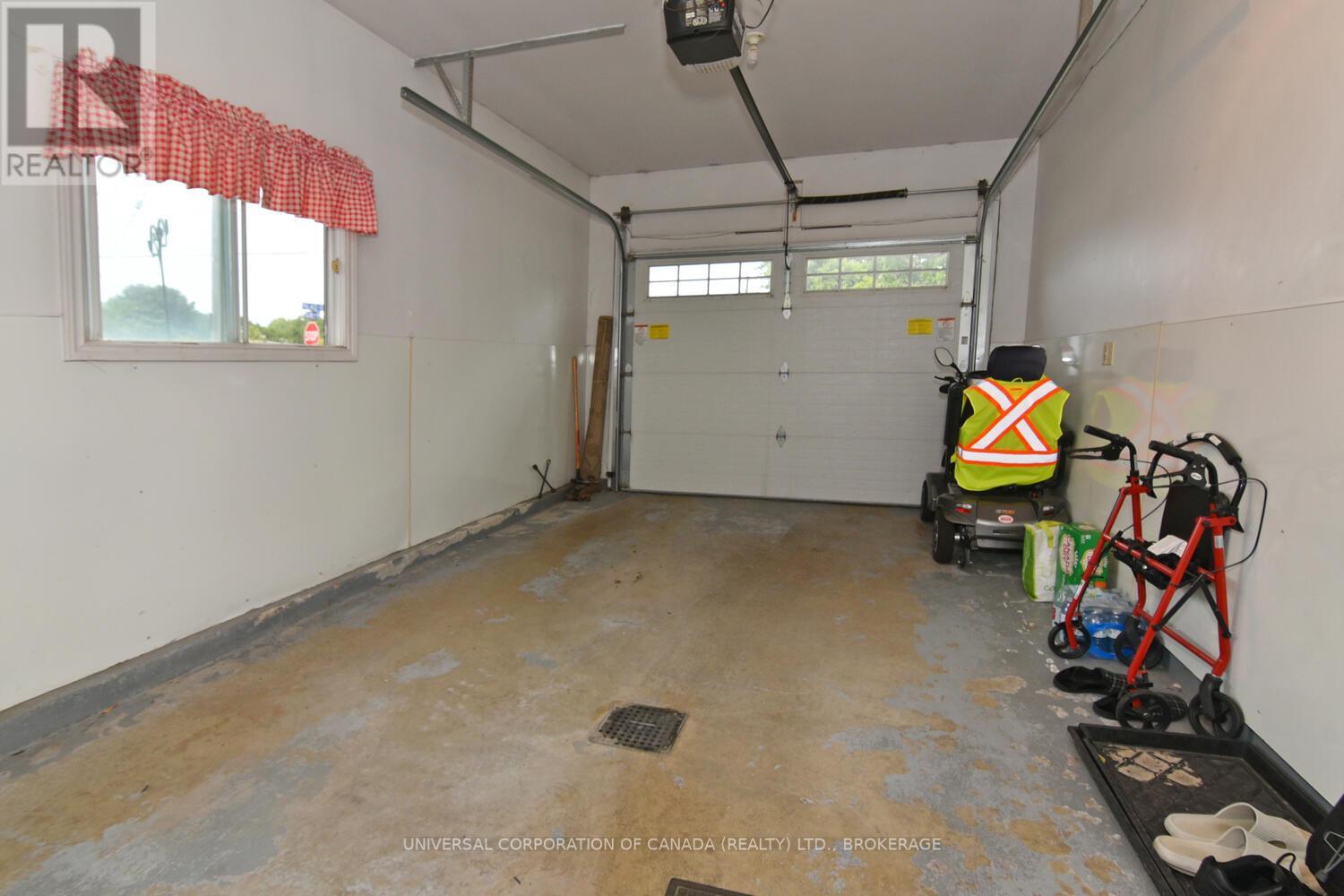 406 Elm Avenue N, North Perth, Ontario  N4W 3G2 - Photo 31 - X12358161