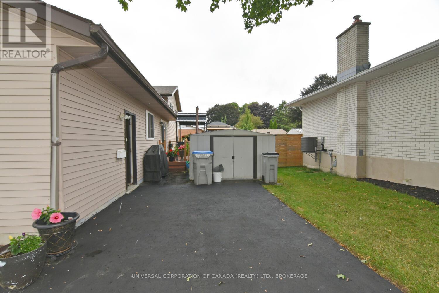406 Elm Avenue N, North Perth, Ontario  N4W 3G2 - Photo 32 - X12358161