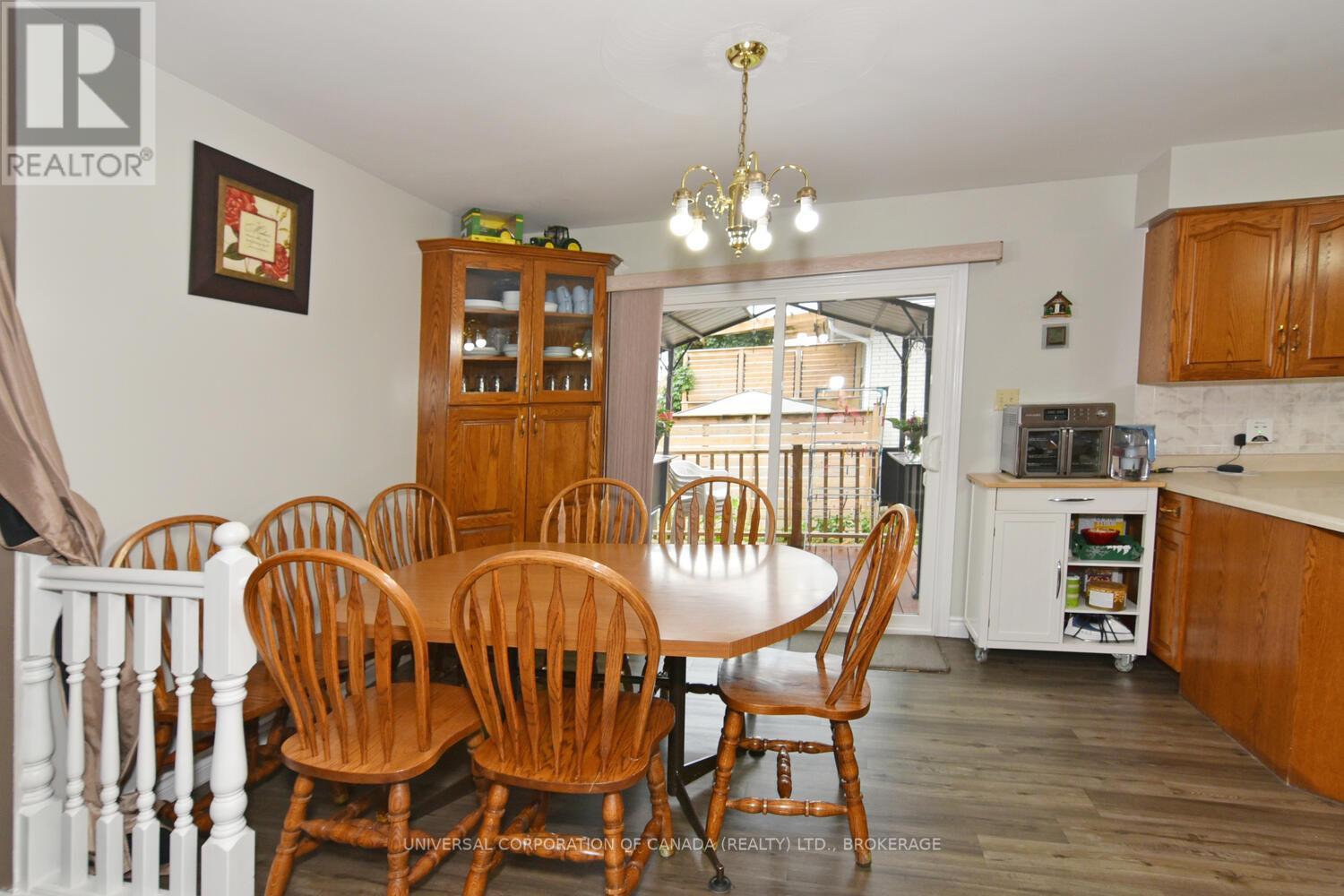 406 Elm Avenue N, North Perth, Ontario  N4W 3G2 - Photo 9 - X12358161