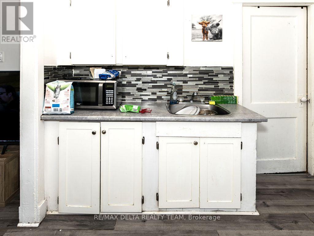 A (Upper Unit) - 212 Mc Connell Avenue, Cornwall, Ontario  K6H 4L3 - Photo 4 - X12358179