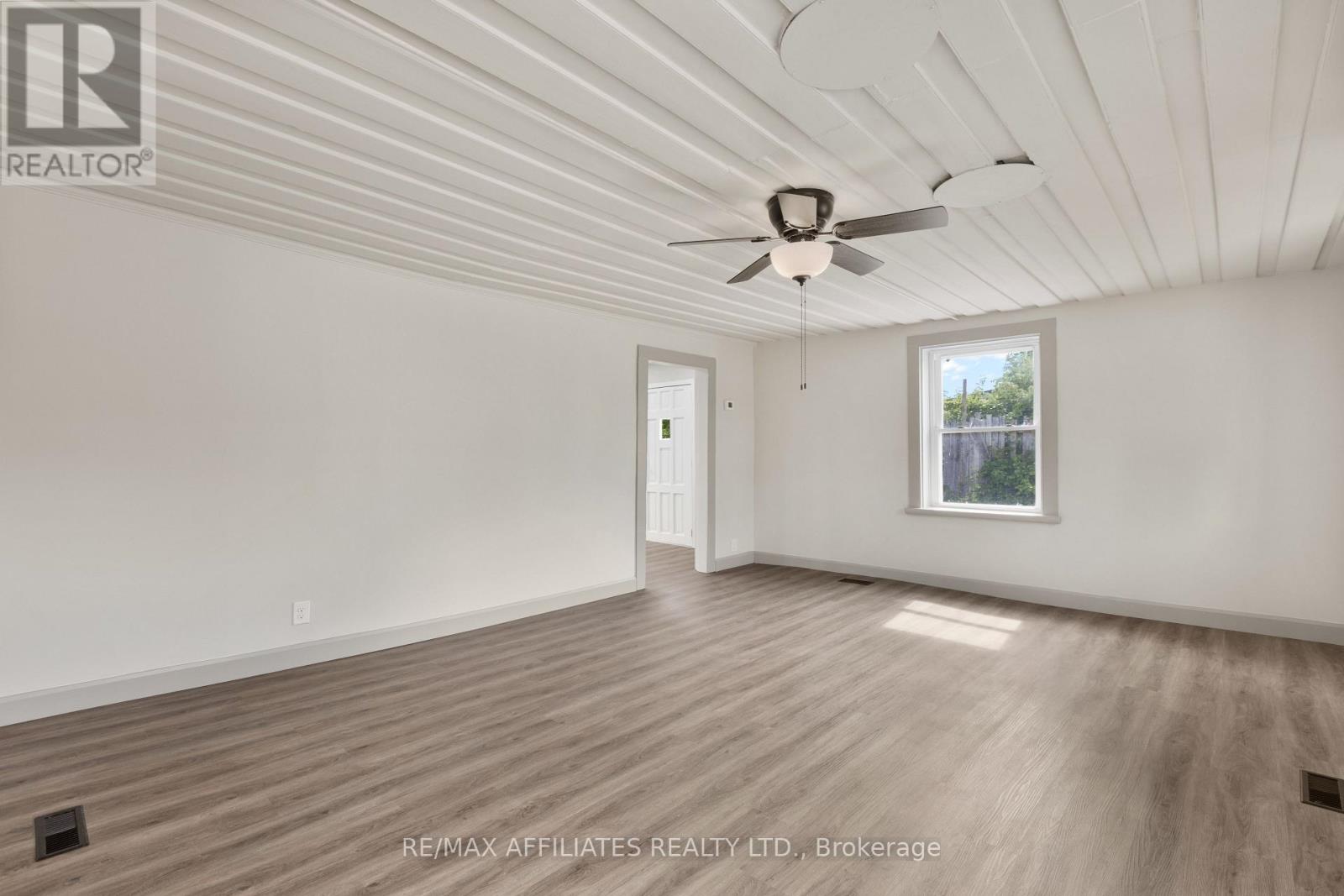 79 Henry Street, Merrickville-Wolford, Ontario  K0G 1G0 - Photo 8 - X12358181
