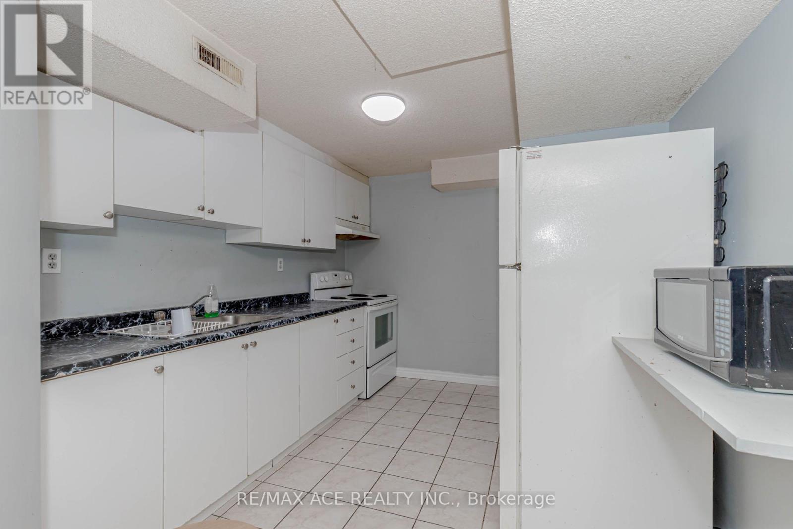 97 Bighorn Crescent, Brampton (Sandringham-Wellington), Ontario  L6R 1G2 - Photo 40 - W12358102