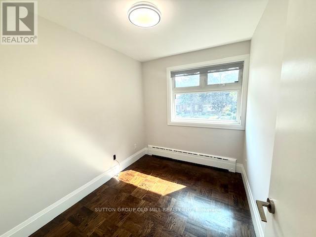 Upper - 46 Bemersyde Drive, Toronto, Ontario  M9A 2T2 - Photo 20 - W12358128