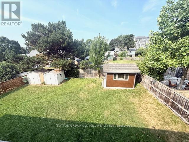 Upper - 46 Bemersyde Drive, Toronto, Ontario  M9A 2T2 - Photo 33 - W12358128
