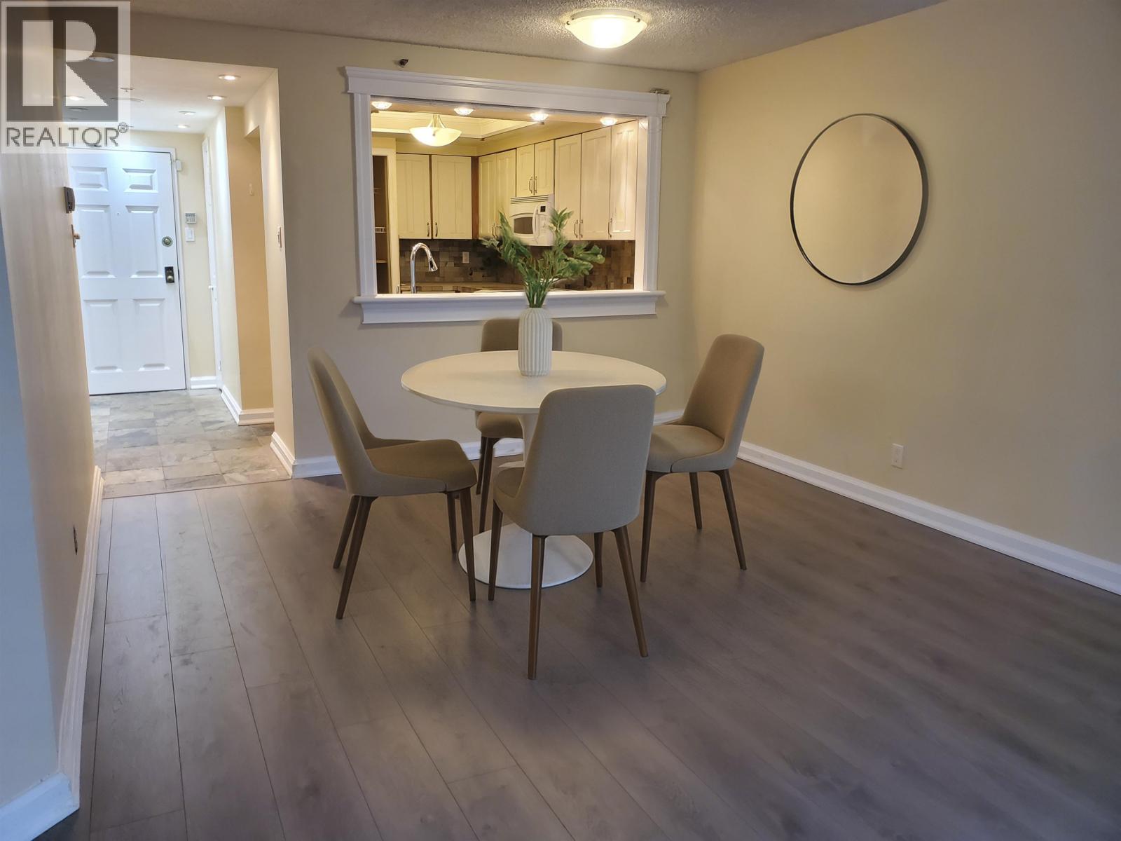 103 460 Westview Street, Coquitlam, British Columbia  V3K 6C9 - Photo 2 - R3039420