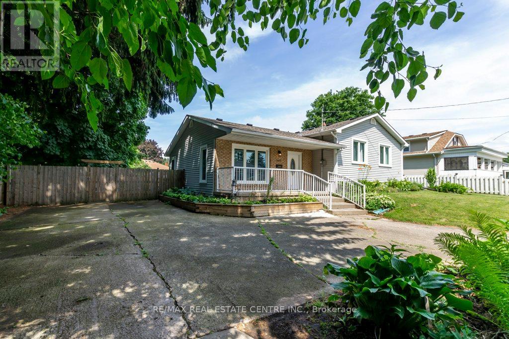 6413 Franklin Avenue, Niagara Falls, Ontario  L2G 4Z6 - Photo 3 - X12358133