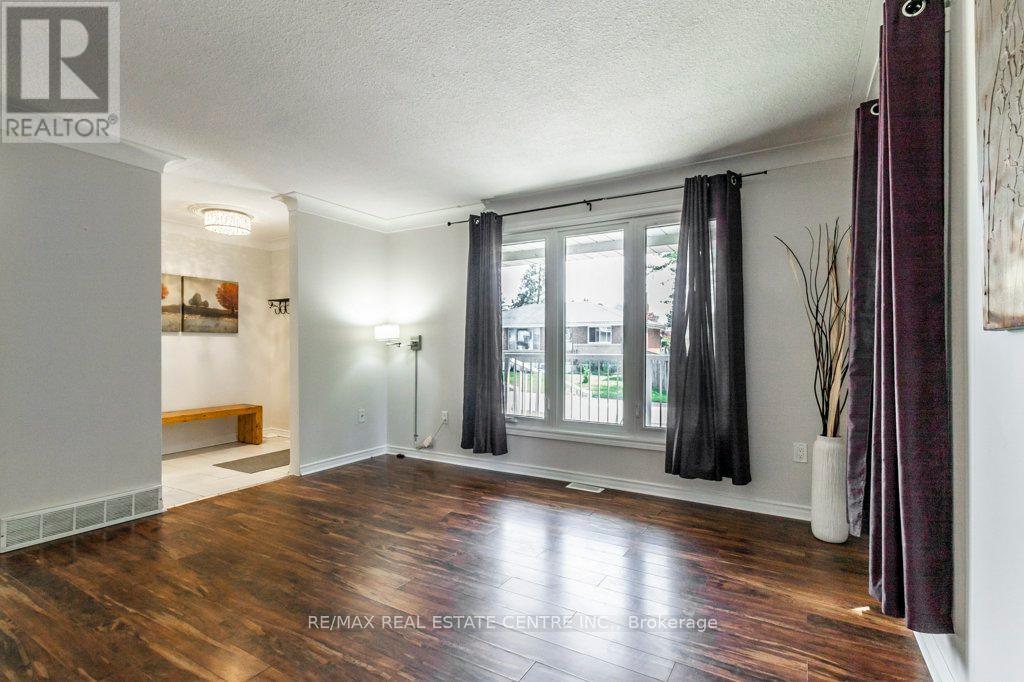 6413 Franklin Avenue, Niagara Falls, Ontario  L2G 4Z6 - Photo 6 - X12358133
