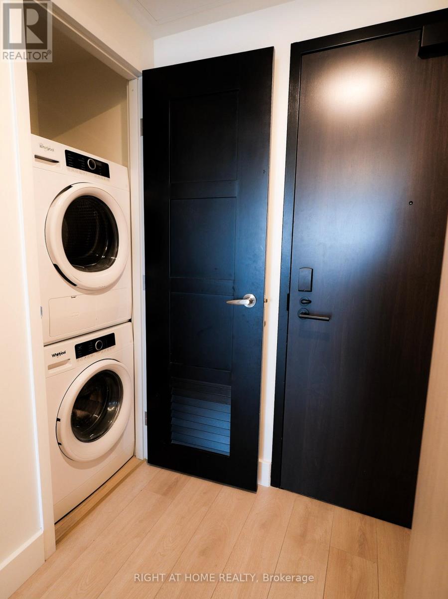 2032 - 145 Columbia Street W, Waterloo, Ontario  N2L 3L2 - Photo 5 - X12358135