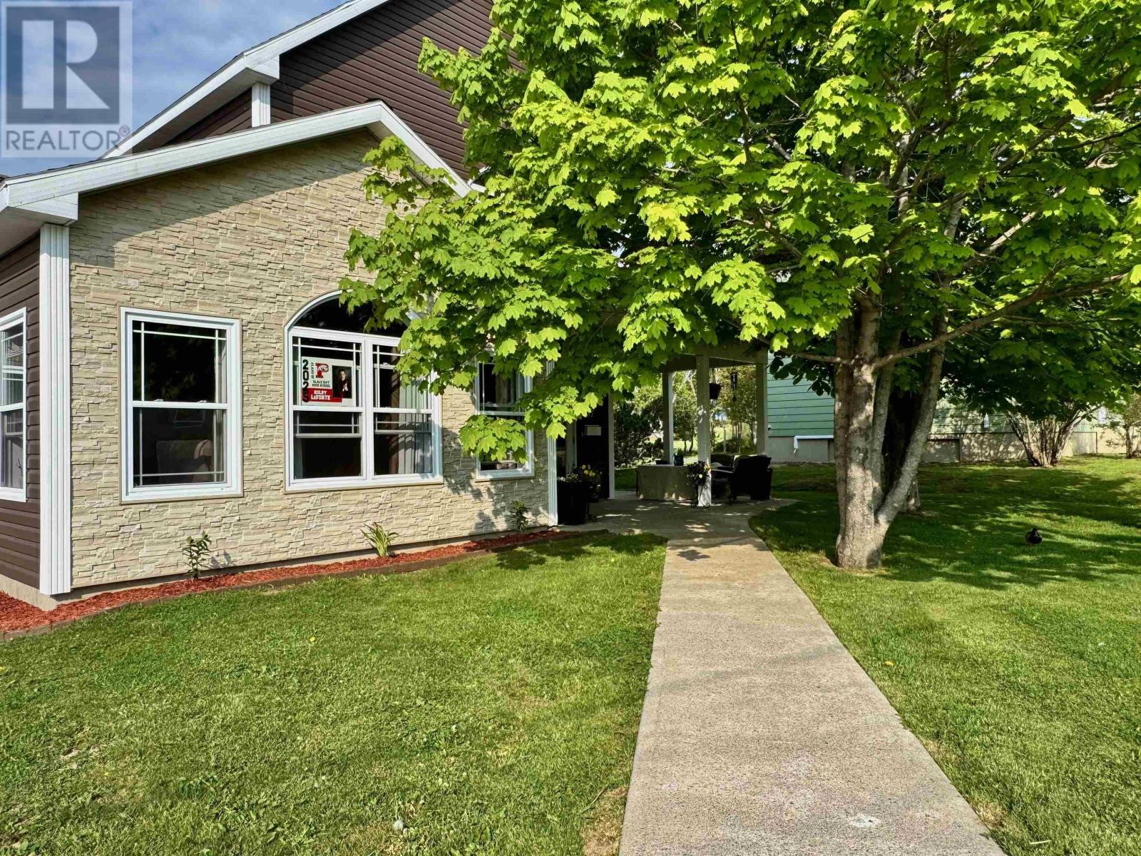 37 Norwood Street, Glace Bay, Nova Scotia  B1A 3M4 - Photo 3 - 202513826