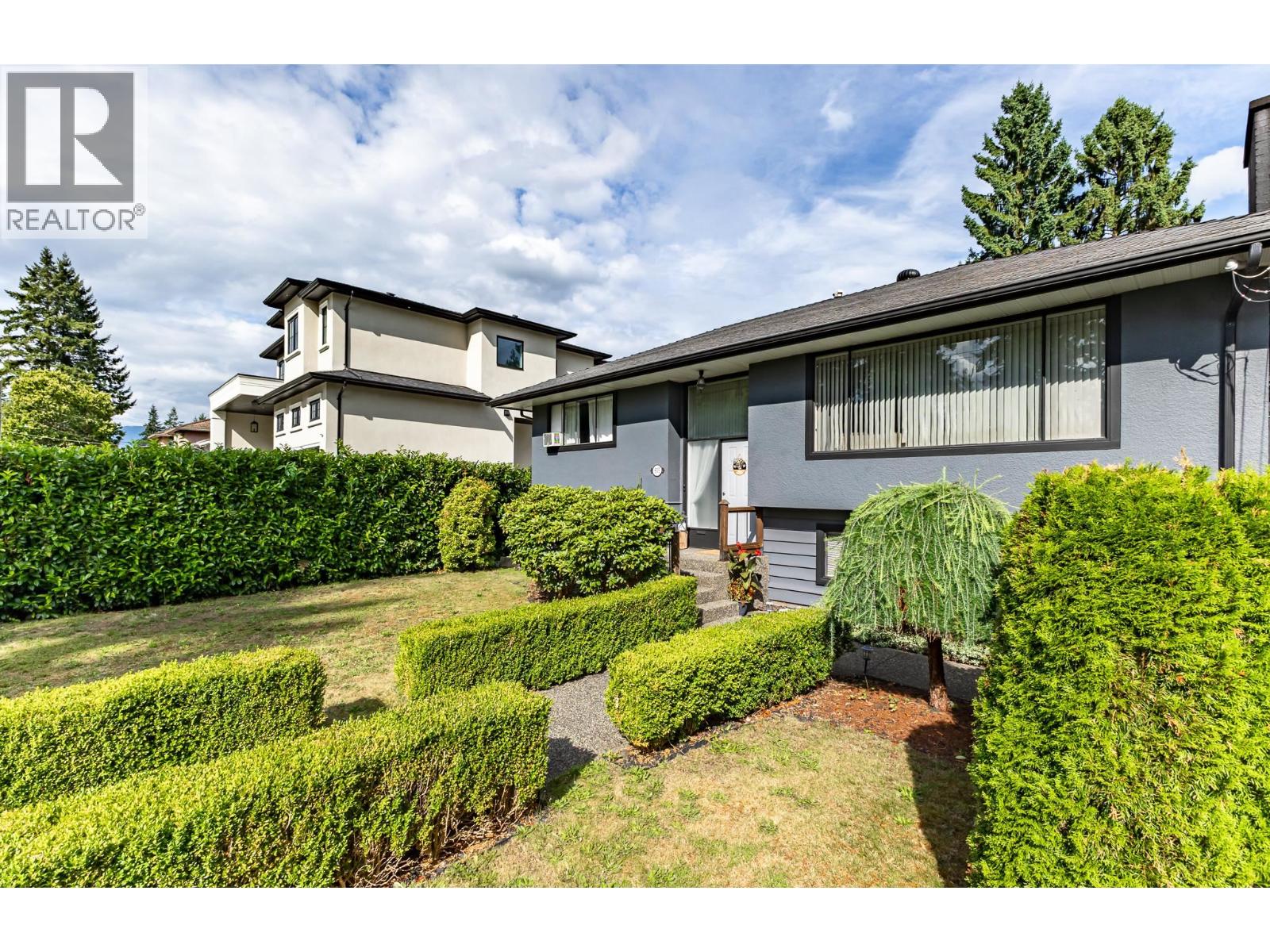 605 Laurentian Crescent, Coquitlam, British Columbia  V3J 6H3 - Photo 3 - R3039528