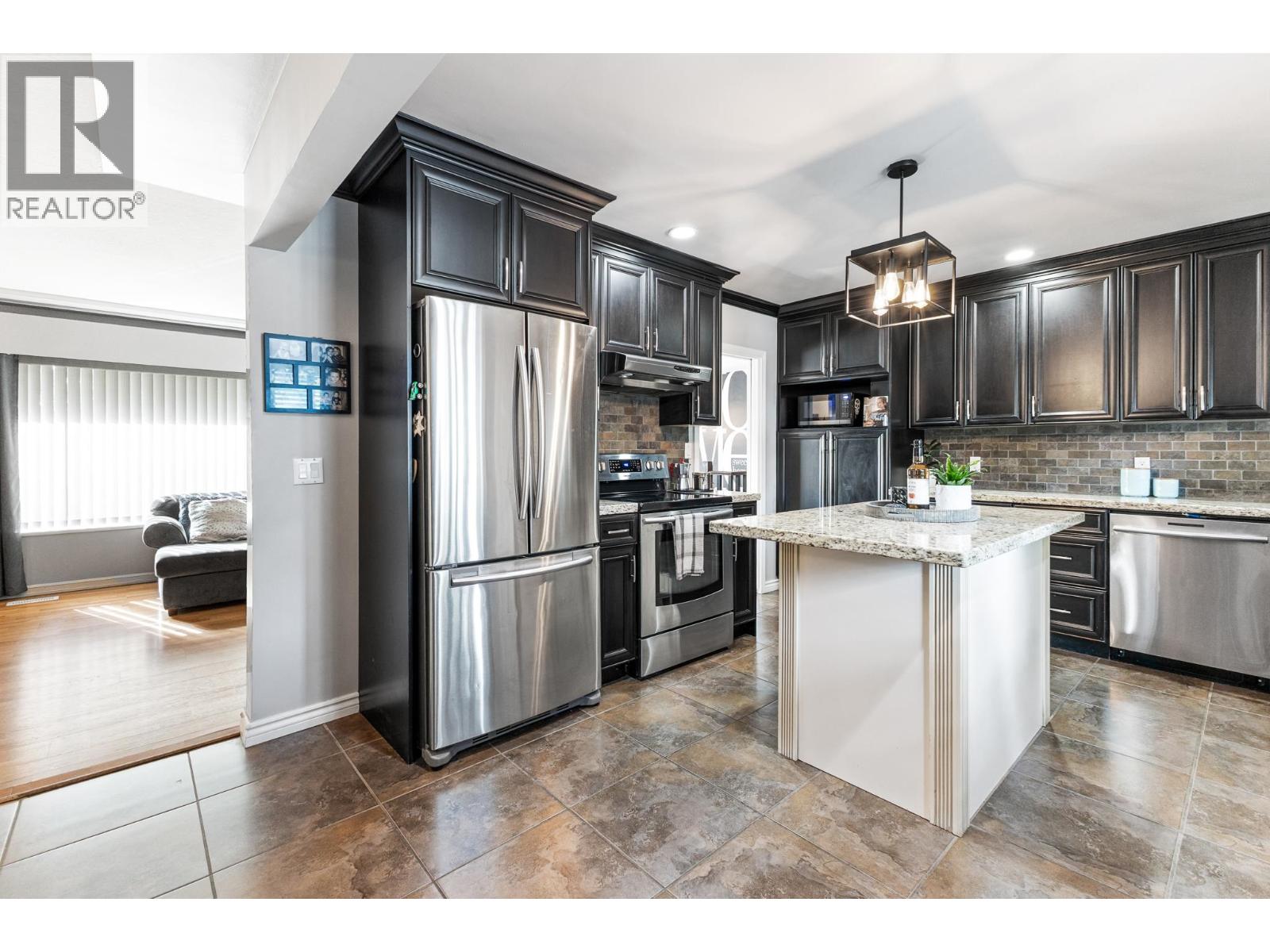 605 Laurentian Crescent, Coquitlam, British Columbia  V3J 6H3 - Photo 10 - R3039528