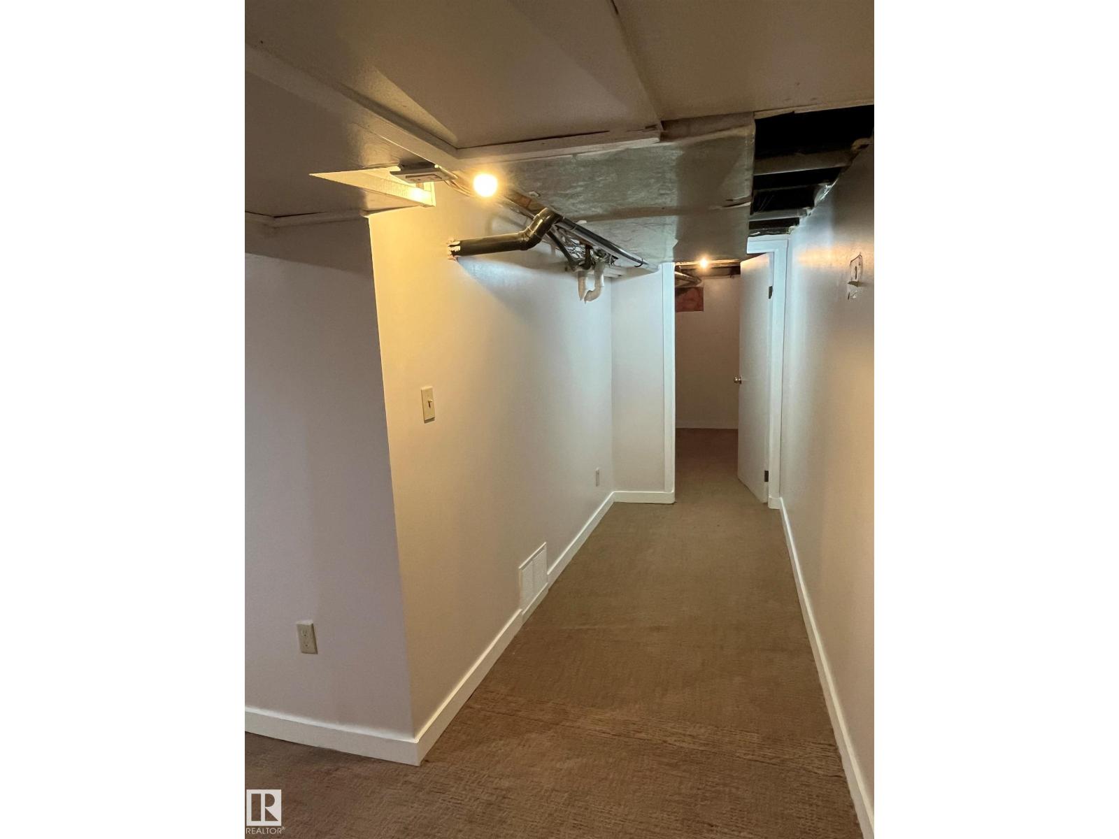Property at 12135 81 ST NW image 3