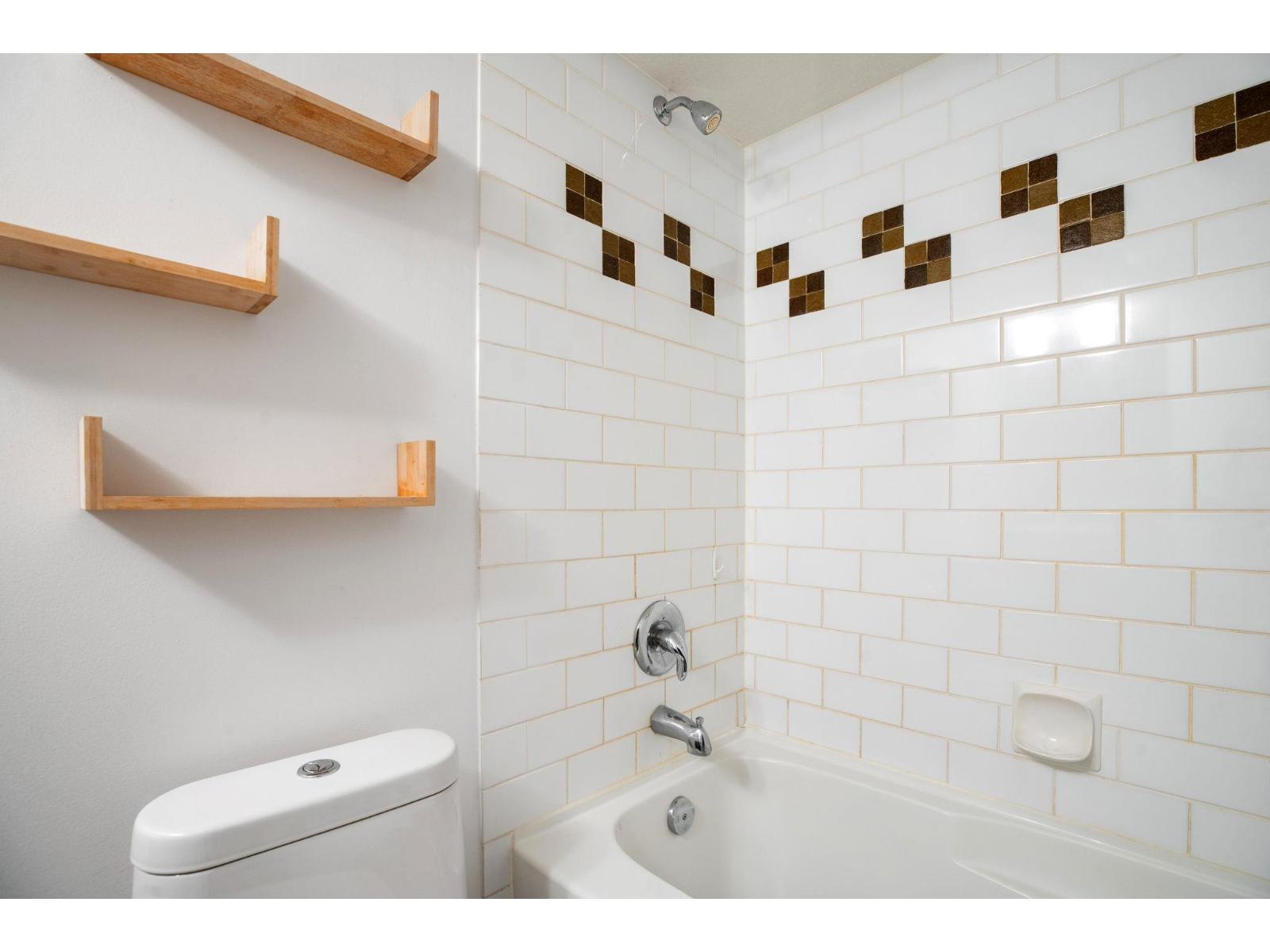 415 10866 City Parkway, Surrey, British Columbia  V3T 5W9 - Photo 19 - R3039407