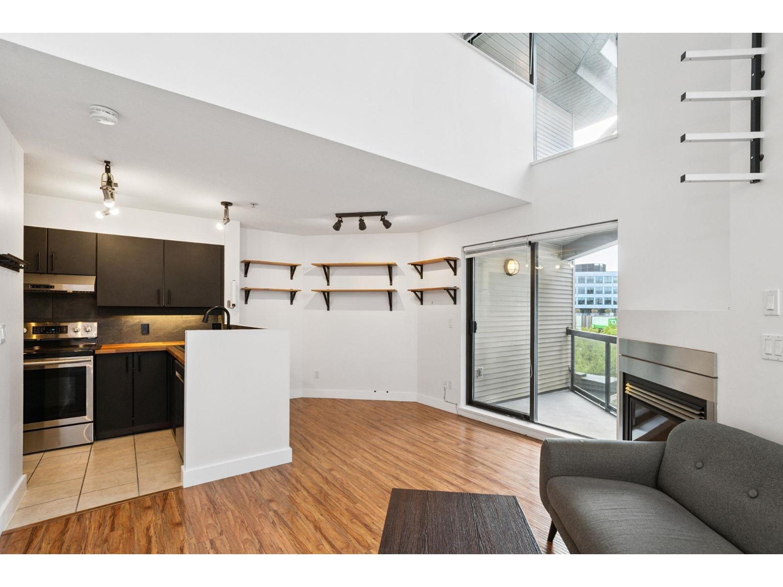 415 10866 City Parkway, Surrey, British Columbia  V3T 5W9 - Photo 6 - R3039407