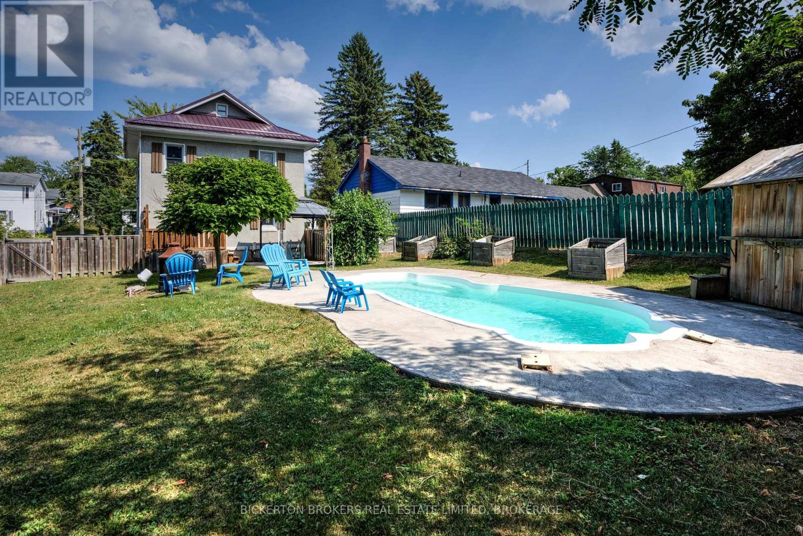 40 Elm Street, Gananoque, Ontario  K7G 2S7 - Photo 7 - X12358213