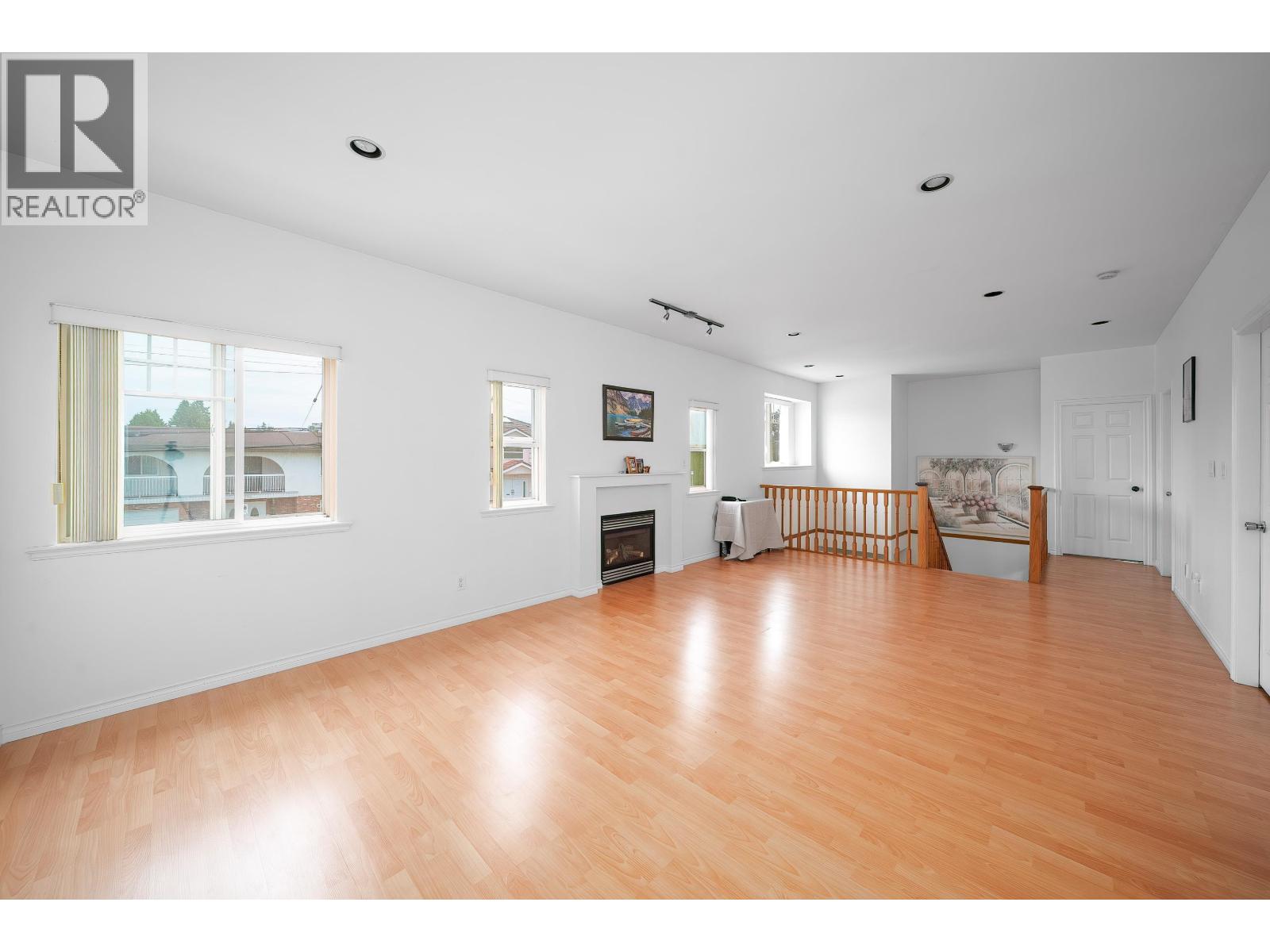 6789 Gilley Avenue, Burnaby, British Columbia  V5H 3W8 - Photo 6 - R3039523