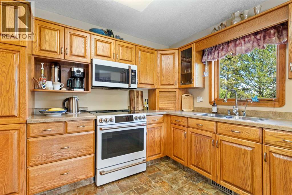 76, 26540 Highway 11, Rural Red Deer County, Alberta  T4E 1A3 - Photo 10 - A2250651