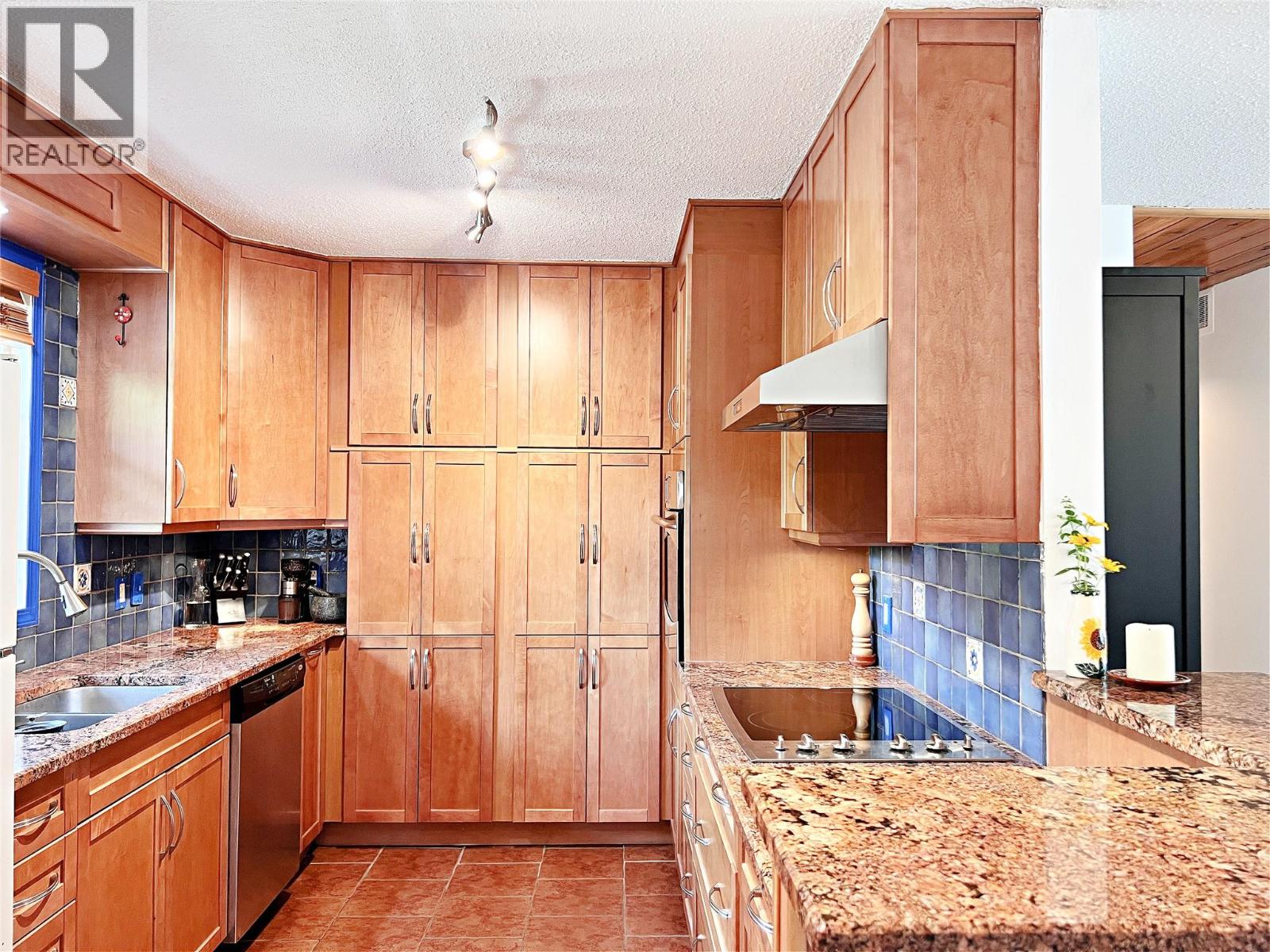 Property at 6422 Mack Road image 5