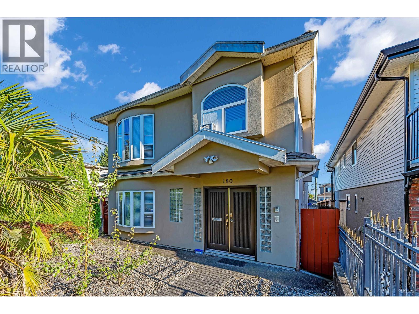 180 E 62nd Avenue, Vancouver, British Columbia  V5X 2E6 - Photo 1 - R3038802