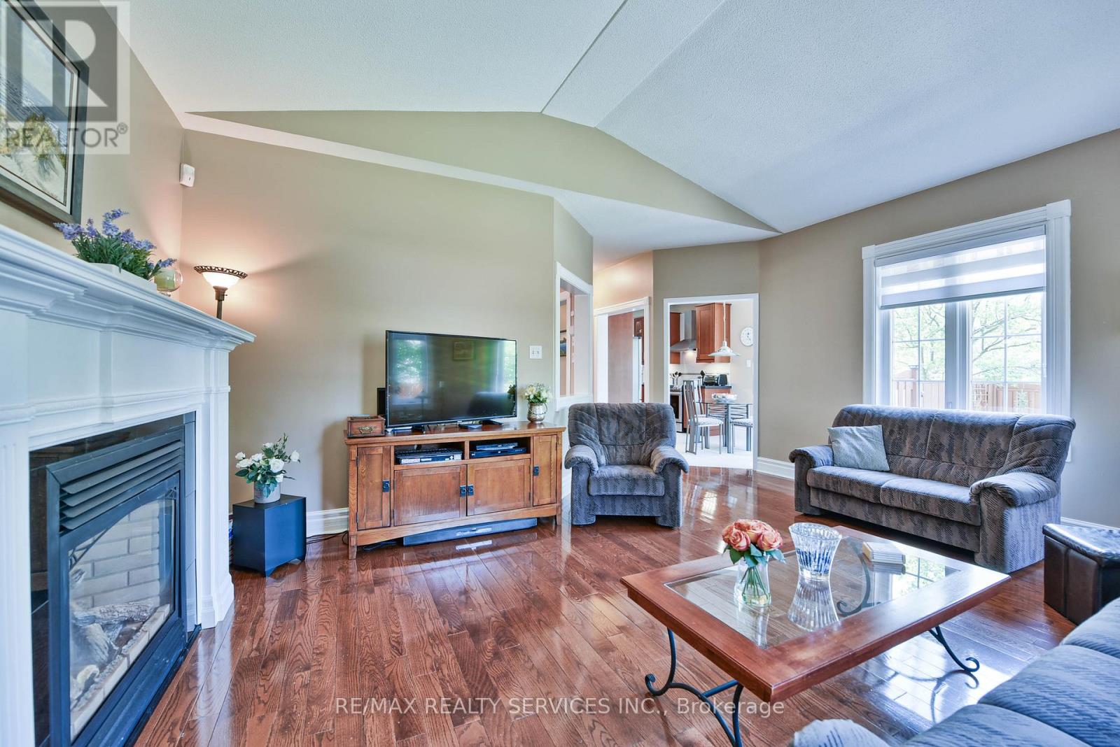 1 Daisy Court, Brampton, Ontario  L7A 1J8 - Photo 18 - W12352224