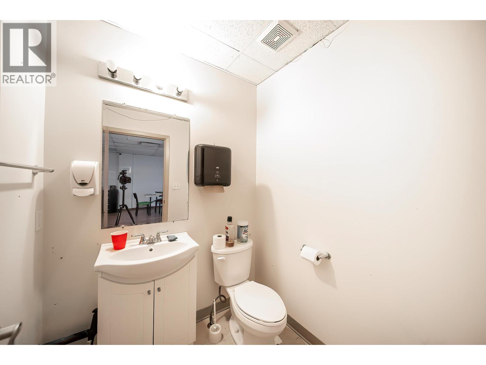 2025&2030 2633 Simpson Road, Richmond, British Columbia  V6X 0B9 - Photo 13 - C8071259