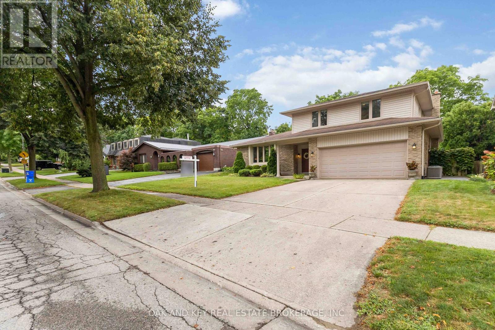 717 Griffith Street, London South, Ontario  N6K 3A6 - Photo 2 - X12358225