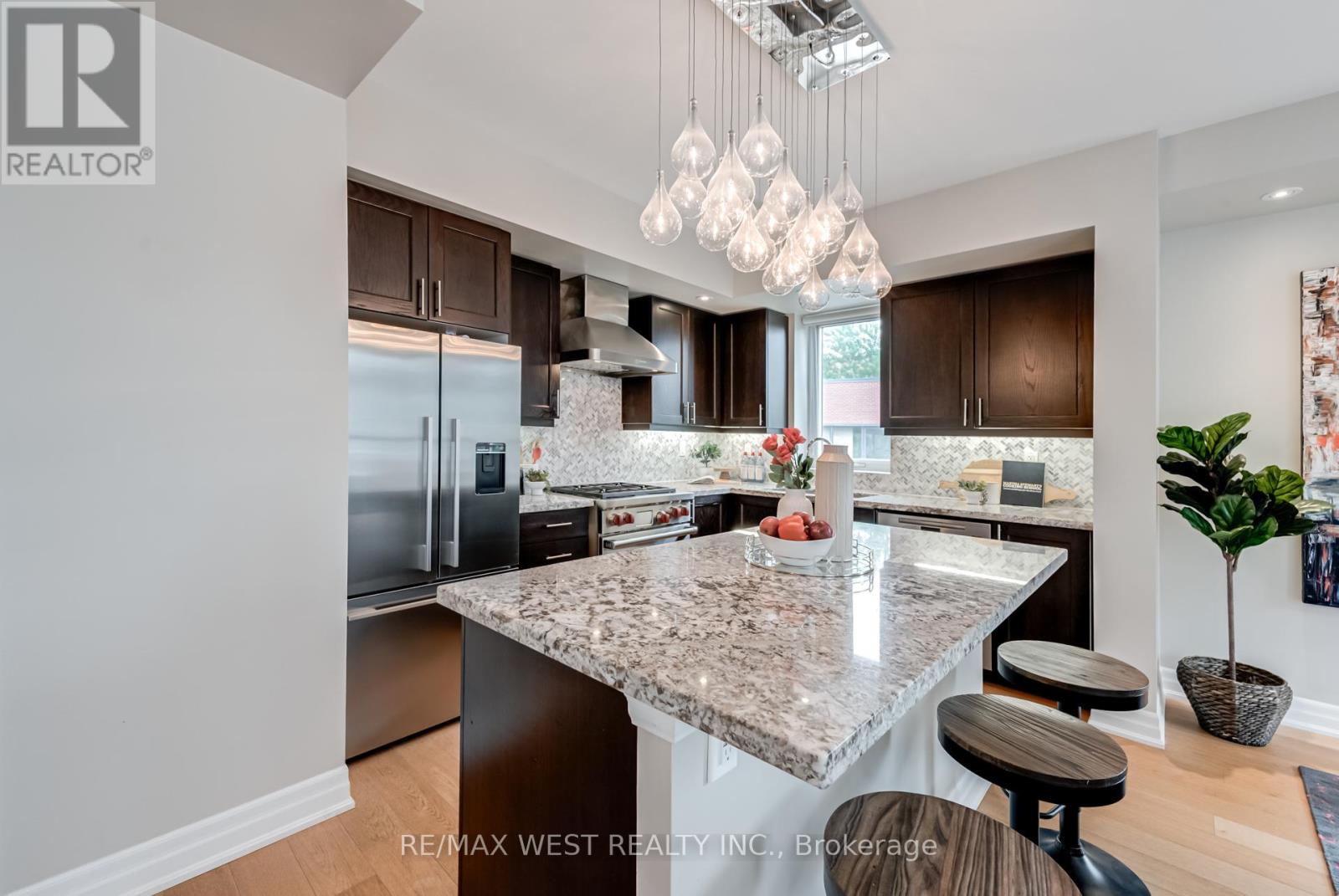 Property at 103 - 15 SOUSA MENDES STREET image 4