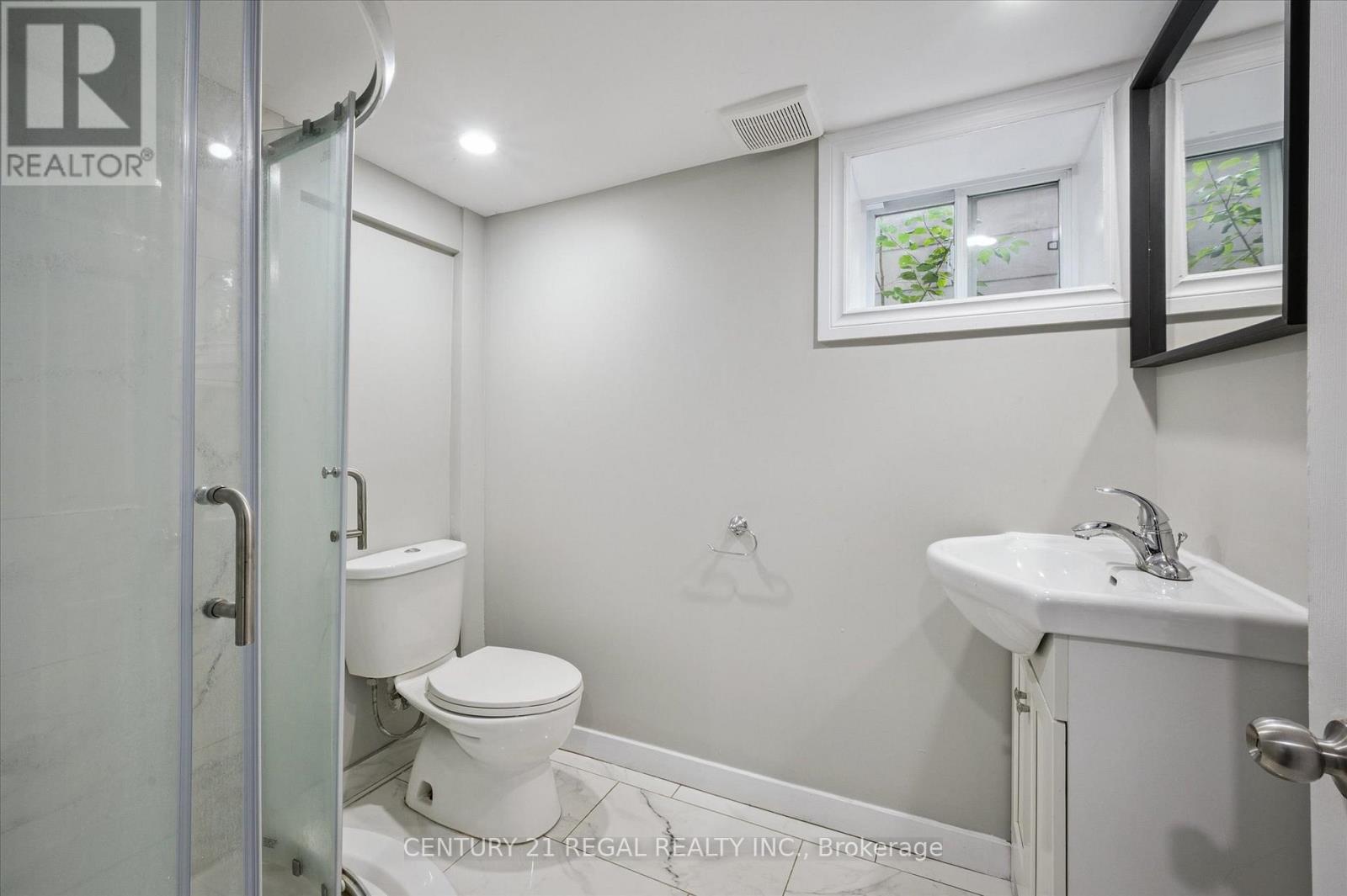14 Stirling Avenue N, Kitchener, Ontario  N2H 3G5 - Photo 12 - X12358192