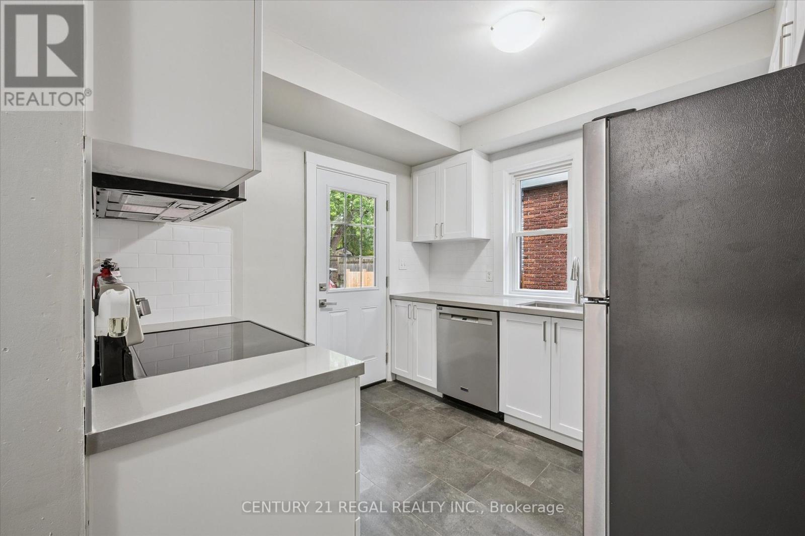 Property at 14 STIRLING AVENUE N image 4