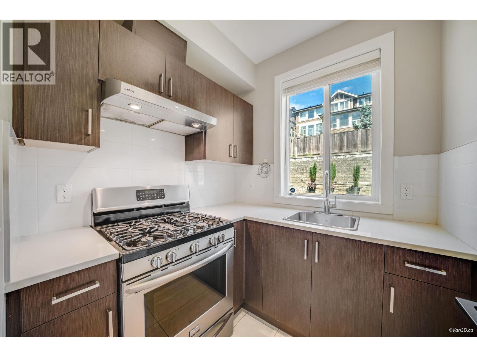 3485 Chandler Street, Coquitlam, British Columbia  V3E 0K2 - Photo 15 - R3039543