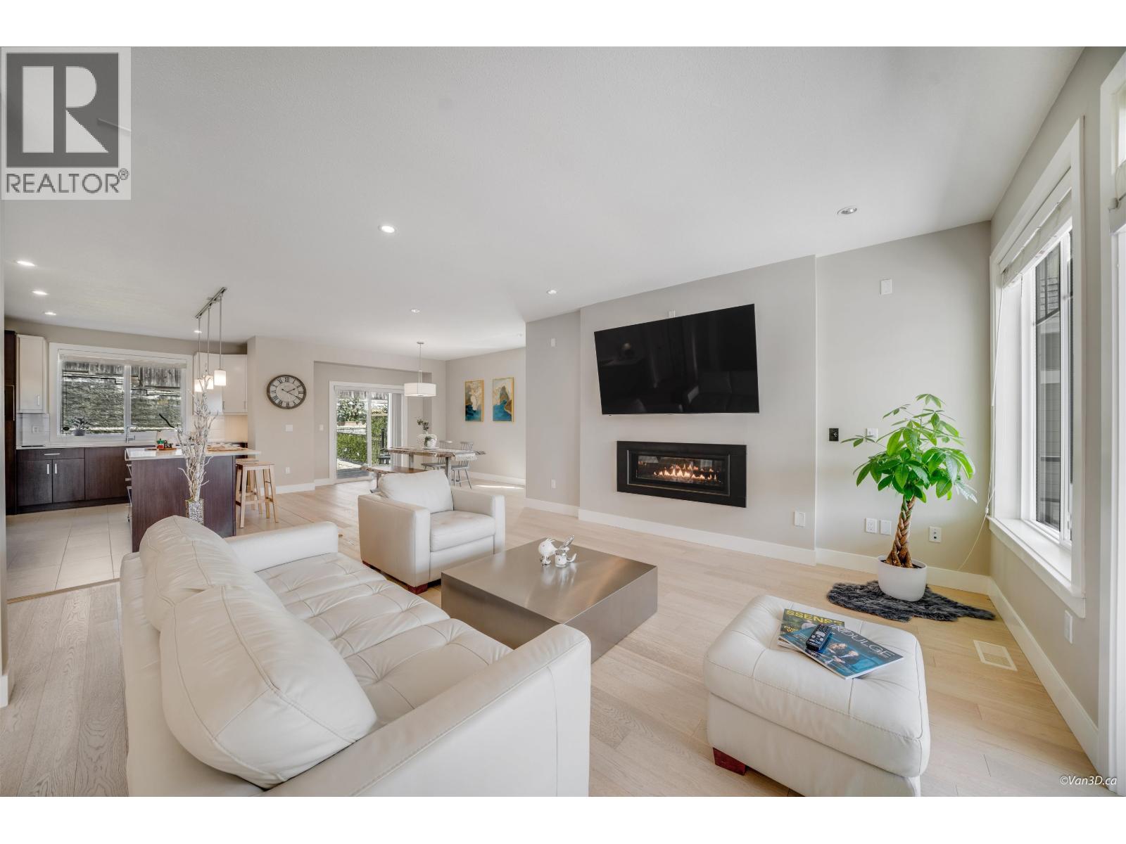 3485 Chandler Street, Coquitlam, British Columbia  V3E 0K2 - Photo 6 - R3039543
