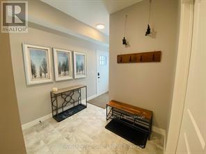 207 - 11 Beausoleil Lane, Blue Mountains, Ontario  L9Y 0Y5 - Photo 7 - X12358234