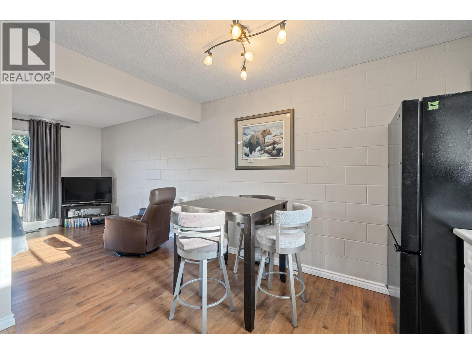 Property at 1040 Glenmore Drive image 2