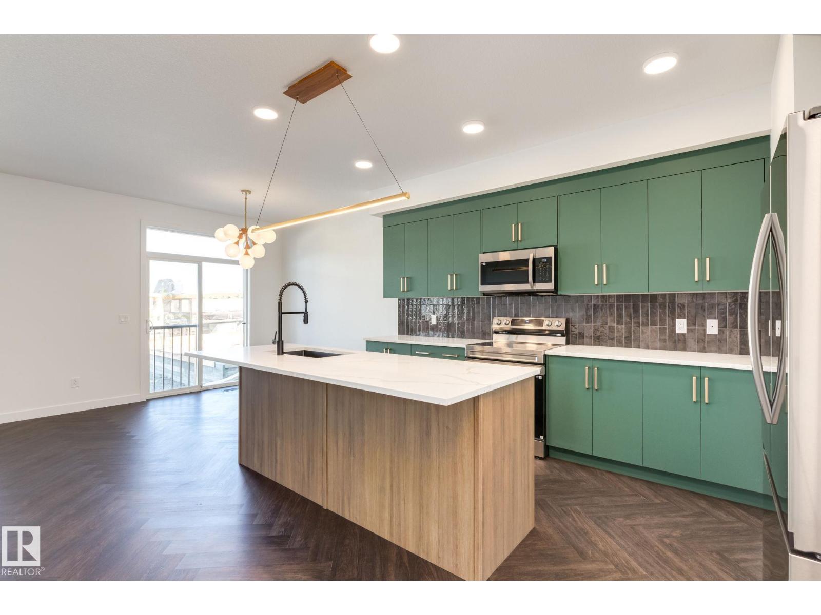 Property at 27 Chartres CL image 4