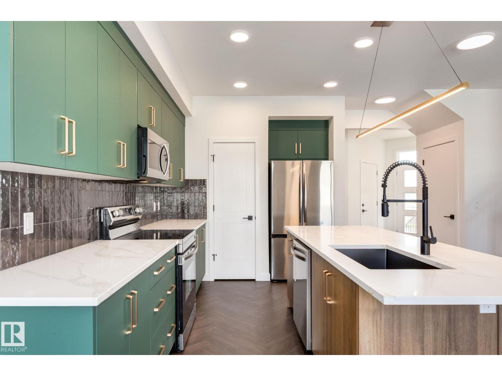 Property at 27 Chartres CL image 5