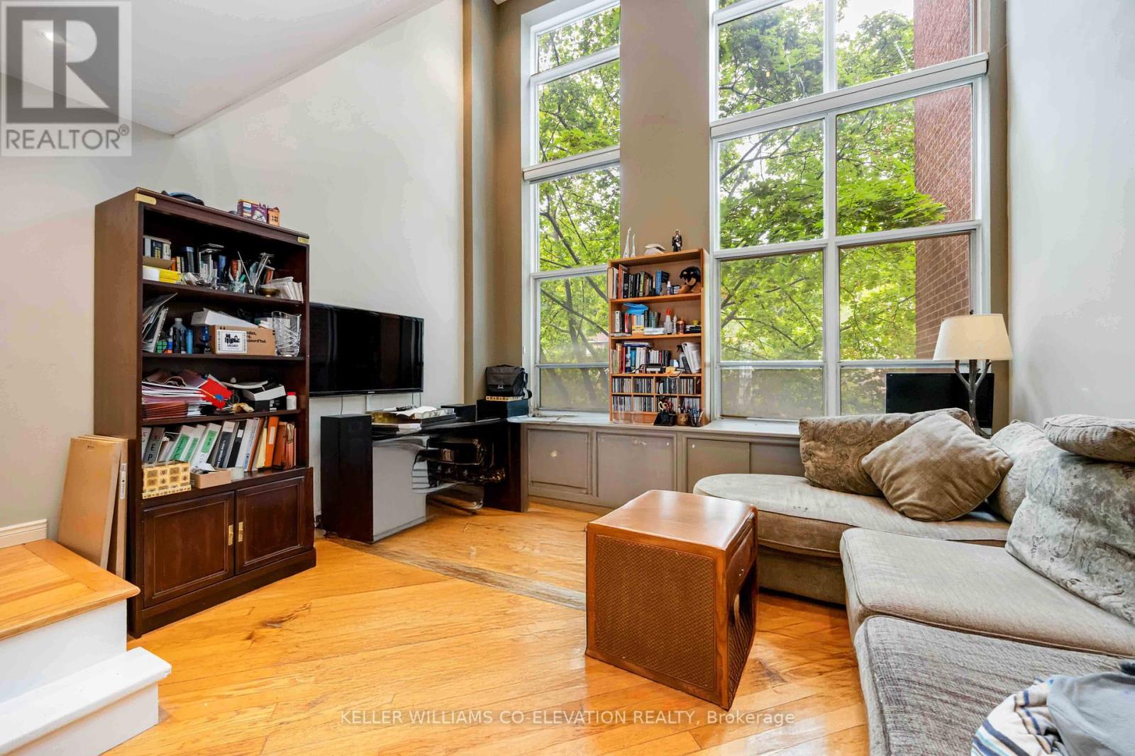 Property at 41 KEELE STREET image 2