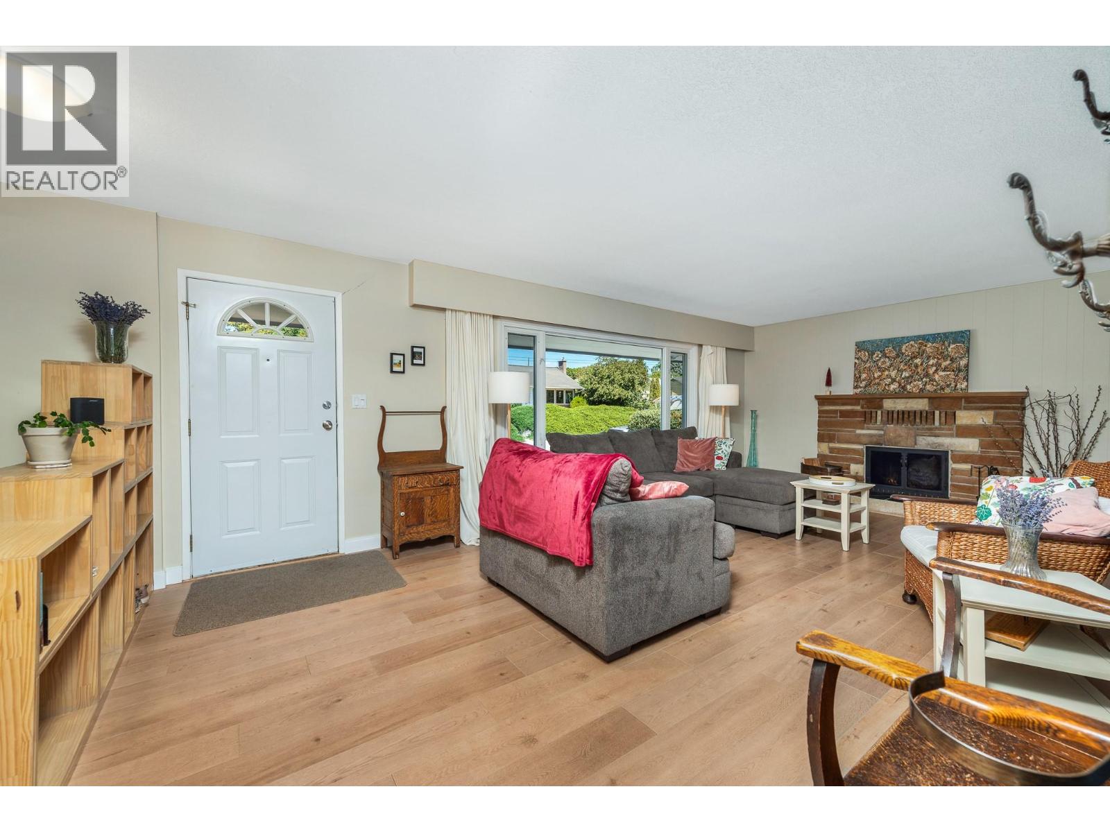 2104 25 Avenue, Vernon, British Columbia  V1T 1M9 - Photo 5 - 10359959