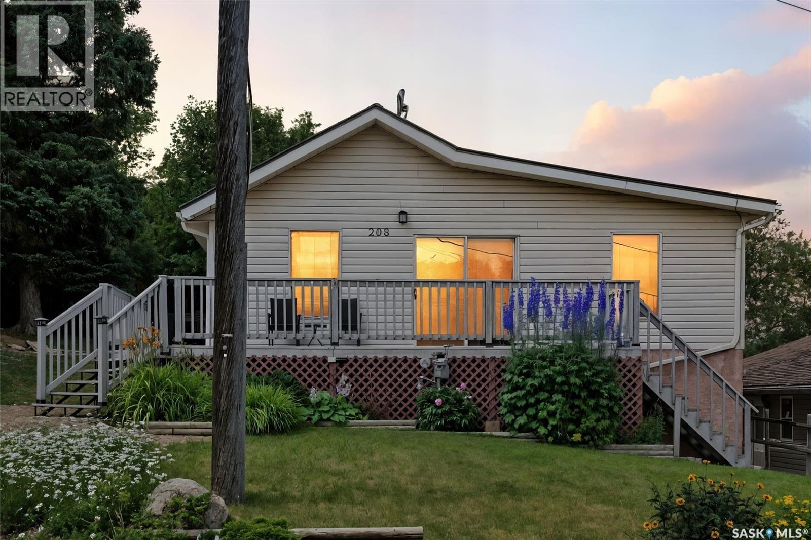 208 Albert Street, Manitou Beach, Saskatchewan  S0K 4T1 - Photo 2 - SK016352