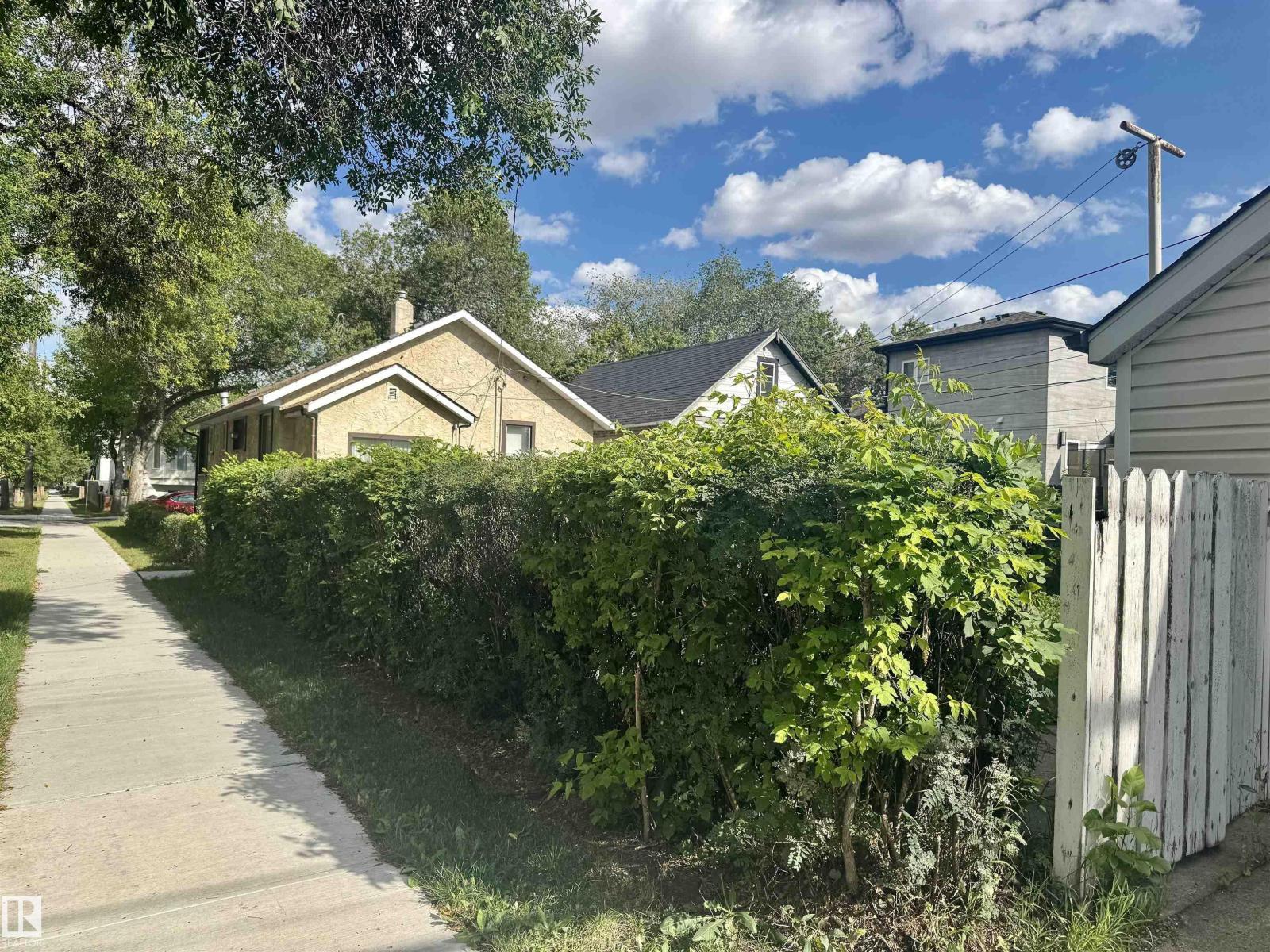 Property at 11936 94 ST NW image 4