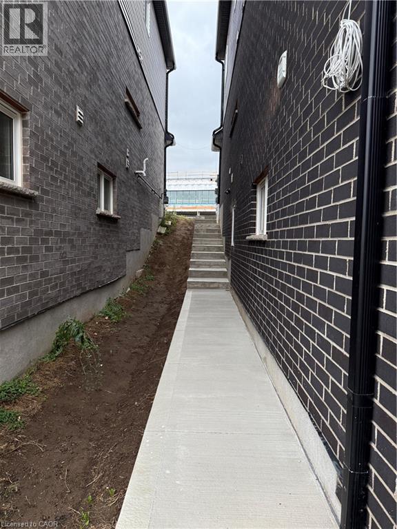 685 Thomas Slee Drive Unit# Basement, Kitchener, Ontario  N2P 2Y8 - Photo 3 - 40762254