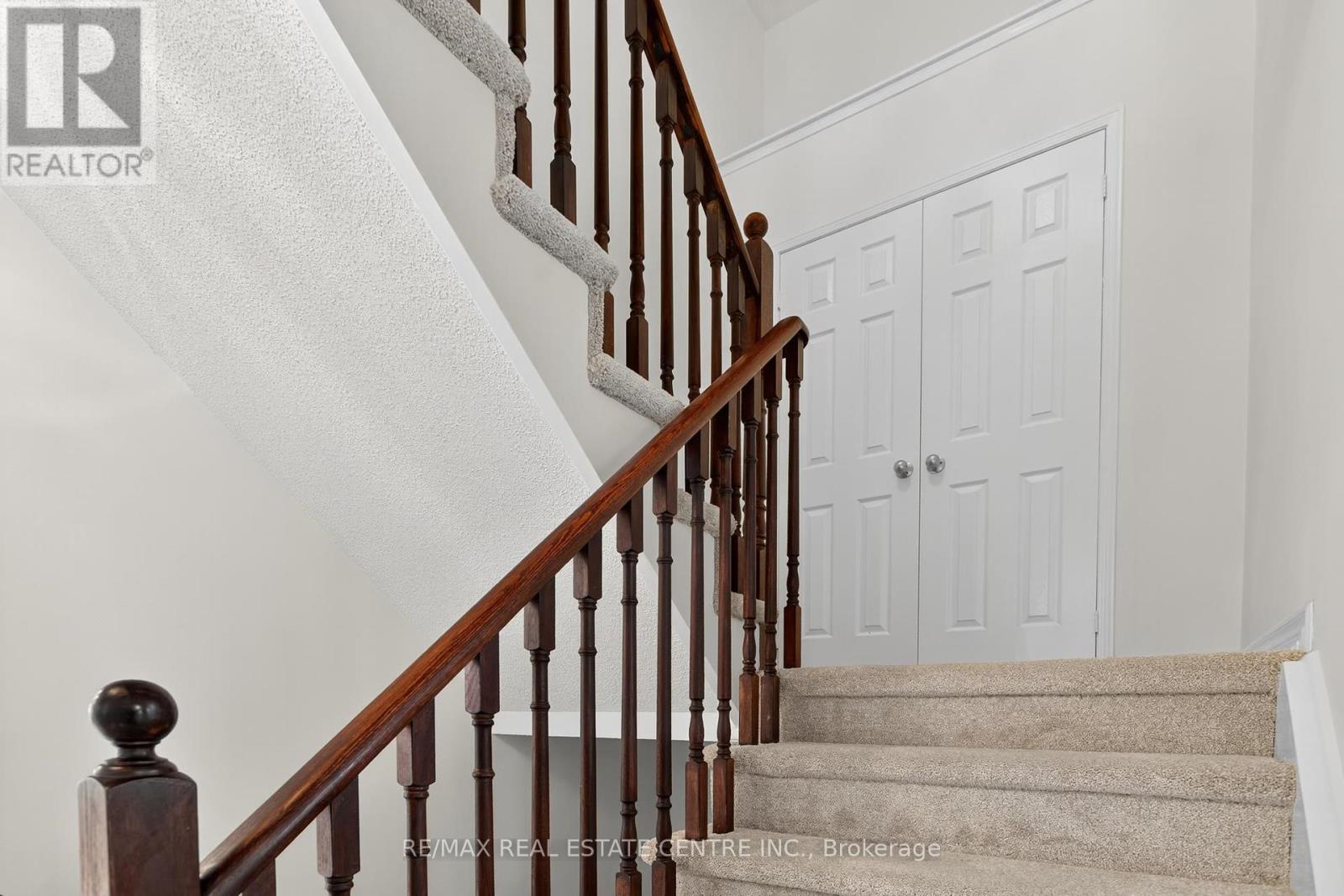 240 Armstrong Crescent, Bradford West Gwillimbury (Bradford), Ontario  L3Z 2A4 - Photo 22 - N12358250