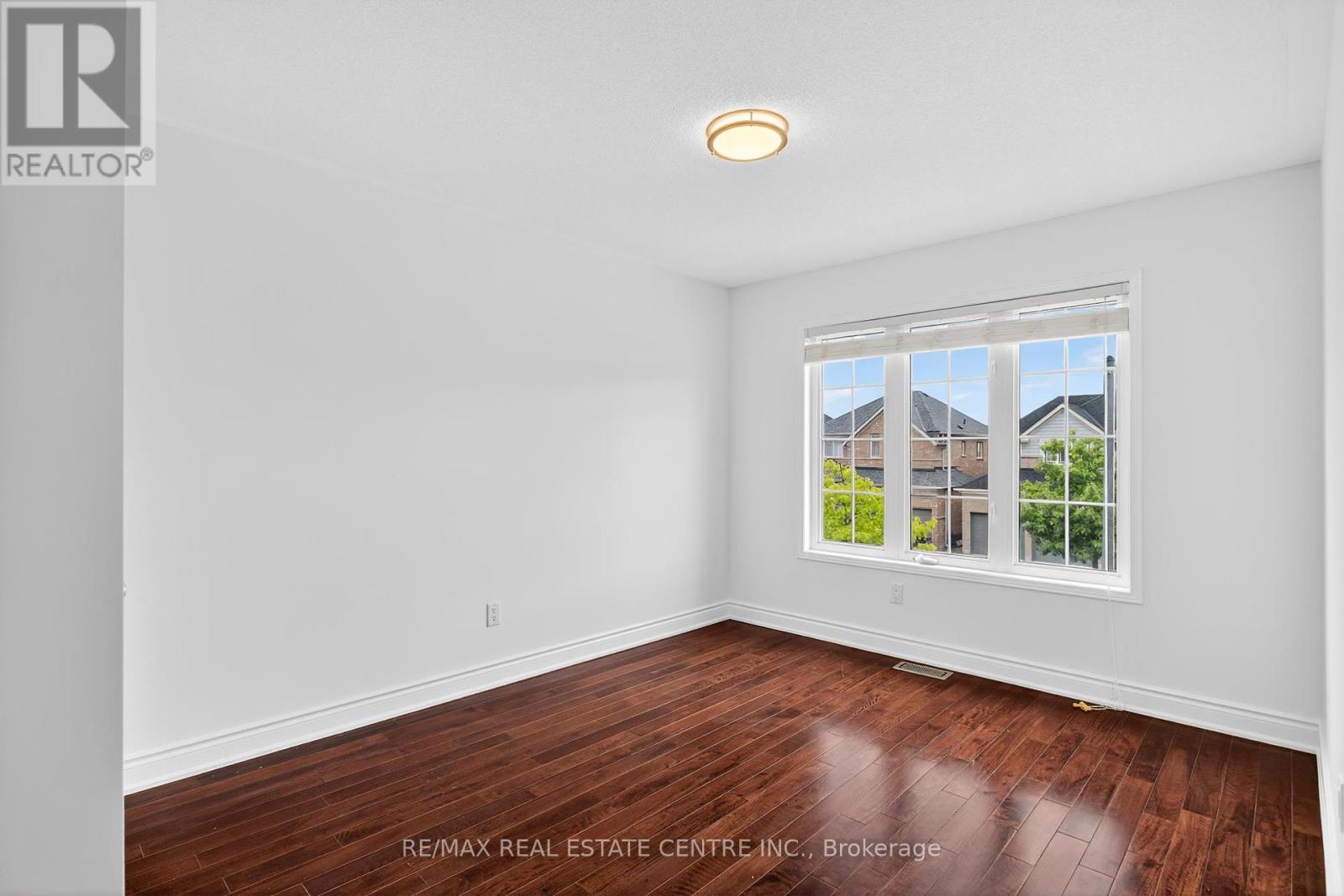 240 Armstrong Crescent, Bradford West Gwillimbury (Bradford), Ontario  L3Z 2A4 - Photo 37 - N12358250