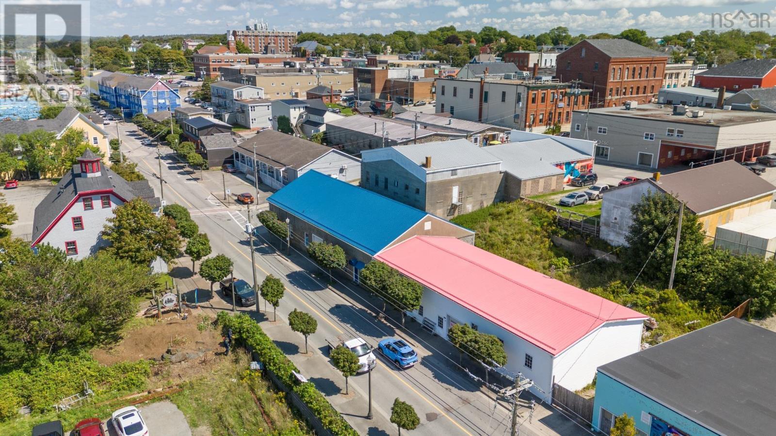 1 Central Street, Yarmouth, Nova Scotia  B5A 3H1 - Photo 2 - 202420304