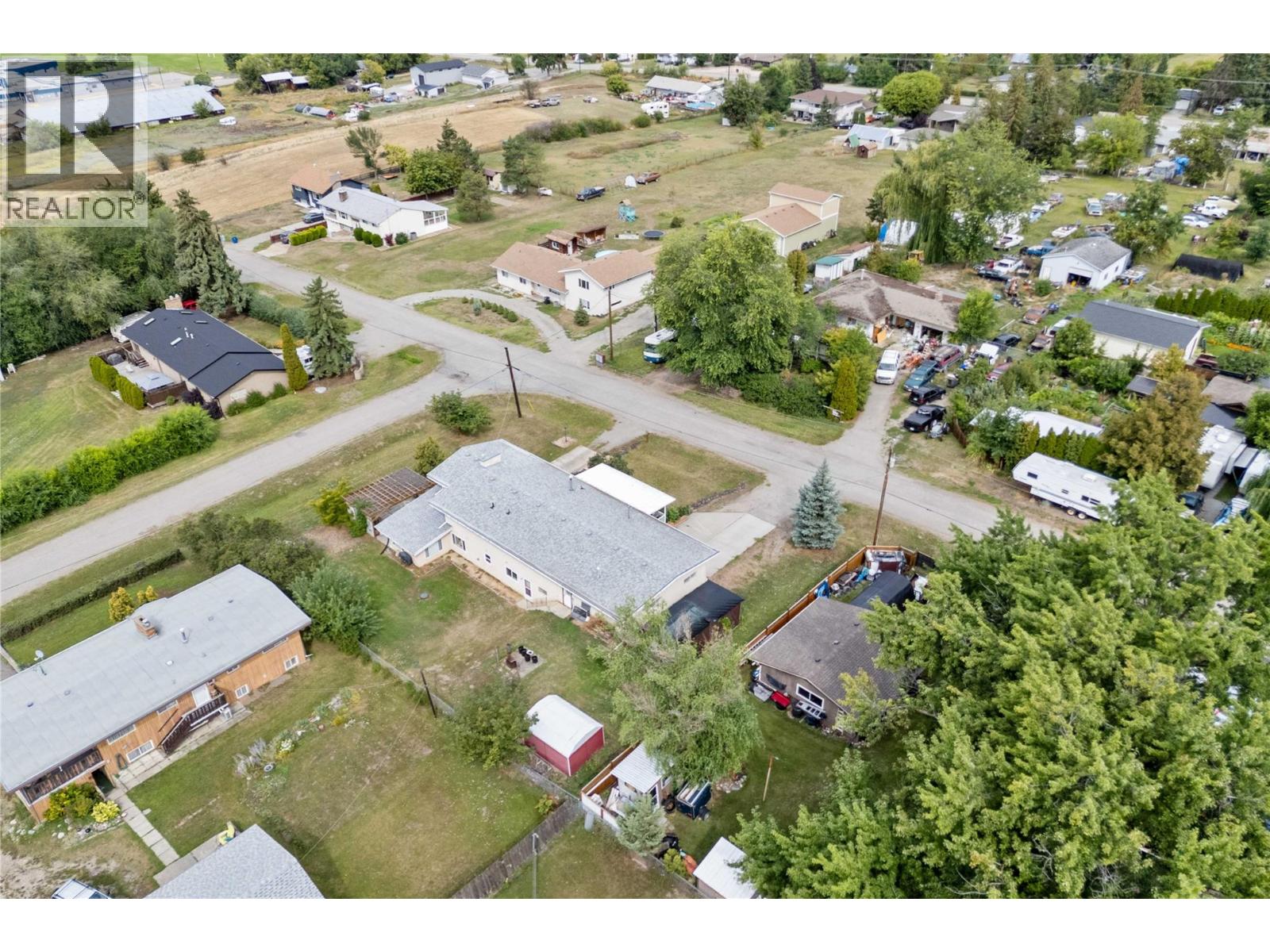 616 Decosmos Road, Vernon, British Columbia  V1B 3A9 - Photo 3 - 10358754
