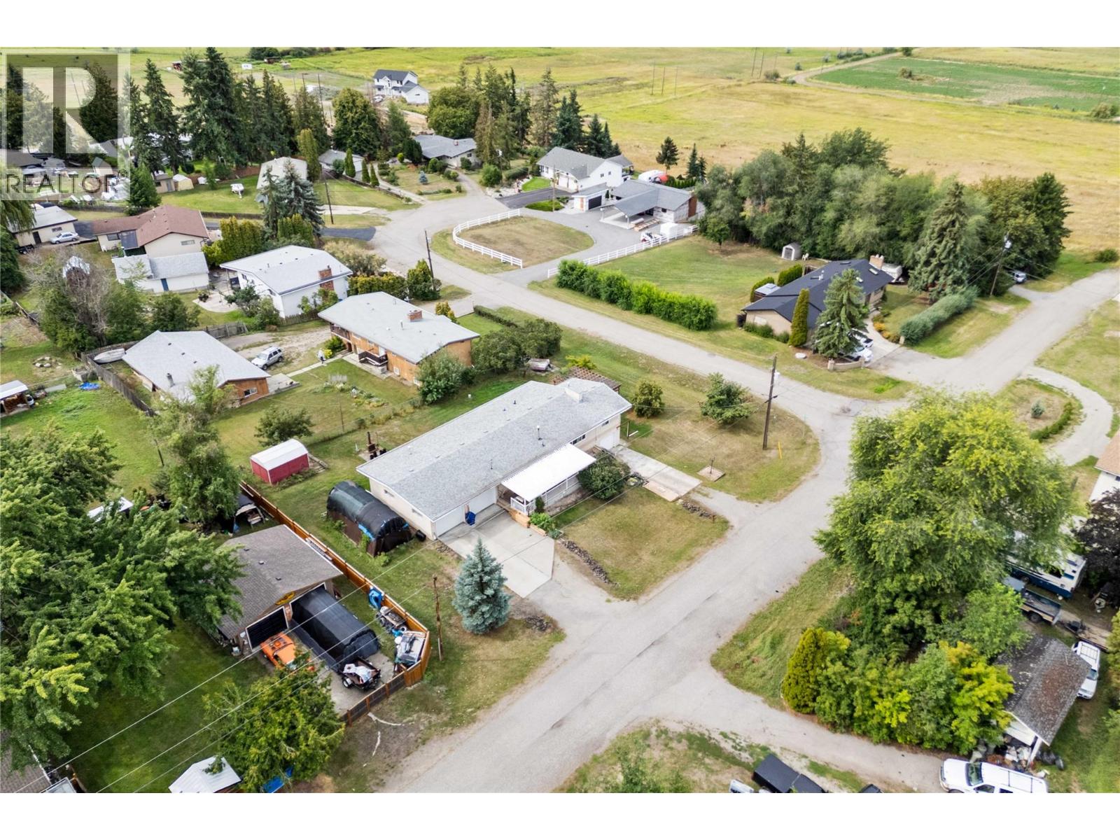 616 Decosmos Road, Vernon, British Columbia  V1B 3A9 - Photo 2 - 10358754